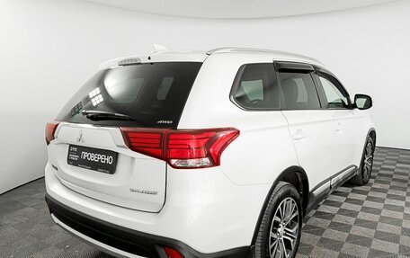 Mitsubishi Outlander III рестайлинг 3, 2017 год, 2 640 000 рублей, 5 фотография