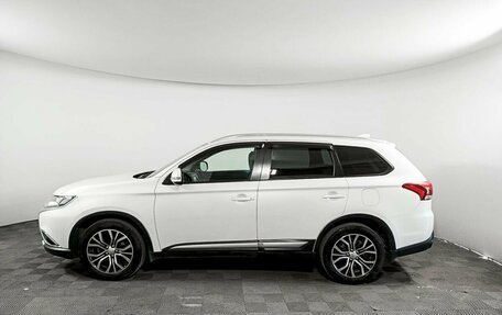 Mitsubishi Outlander III рестайлинг 3, 2017 год, 2 640 000 рублей, 8 фотография