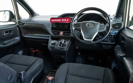 Toyota Voxy III, 2014 год, 2 099 000 рублей, 6 фотография