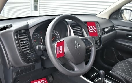 Mitsubishi Outlander III рестайлинг 3, 2022 год, 3 099 000 рублей, 12 фотография