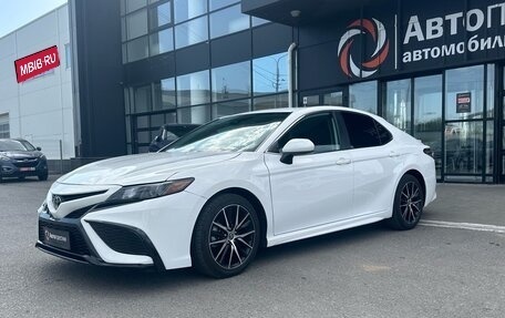 Toyota Camry, 2021 год, 2 980 000 рублей, 2 фотография