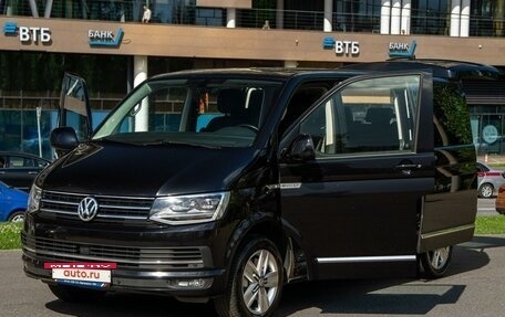 Volkswagen Multivan T6 рестайлинг, 2018 год, 5 900 000 рублей, 2 фотография