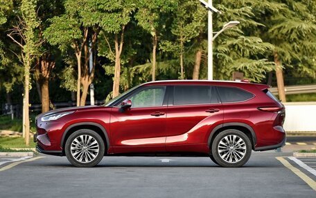 Toyota Highlander, 2024 год, 6 350 000 рублей, 4 фотография