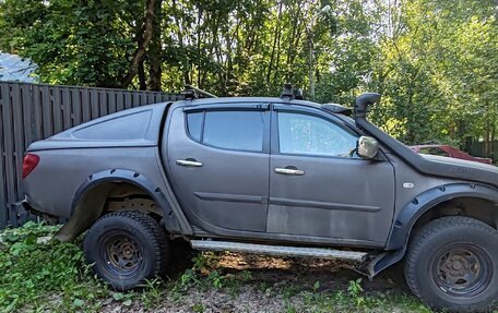 Mitsubishi L200 IV рестайлинг, 2011 год, 1 800 000 рублей, 3 фотография