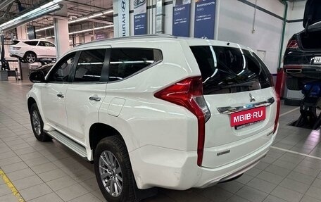 Mitsubishi Pajero Sport III рестайлинг, 2017 год, 2 997 000 рублей, 4 фотография