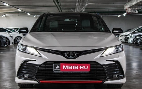 Toyota Camry, 2021 год, 3 851 000 рублей, 2 фотография