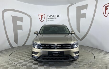 Volkswagen Tiguan II, 2017 год, 2 200 000 рублей, 2 фотография