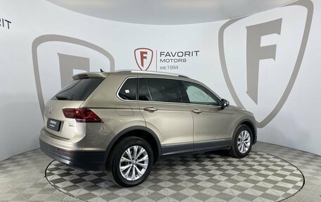 Volkswagen Tiguan II, 2017 год, 2 200 000 рублей, 6 фотография