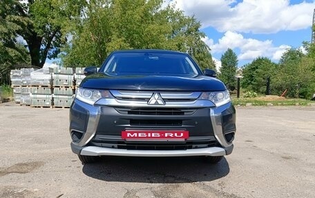 Mitsubishi Outlander III рестайлинг 3, 2018 год, 1 990 000 рублей, 5 фотография