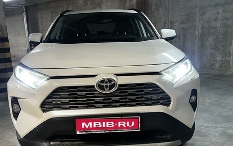 Toyota RAV4, 2021 год, 4 690 000 рублей, 1 фотография