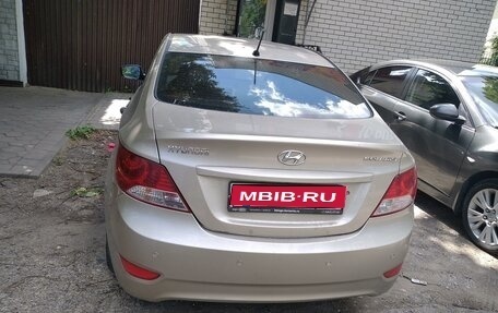 Hyundai Solaris II рестайлинг, 2011 год, 675 000 рублей, 1 фотография