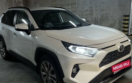 Toyota RAV4, 2021 год, 4 690 000 рублей, 2 фотография