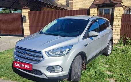 Ford Kuga III, 2018 год, 1 800 000 рублей, 2 фотография