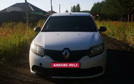 Renault Logan II, 2018 год, 700 000 рублей, 1 фотография