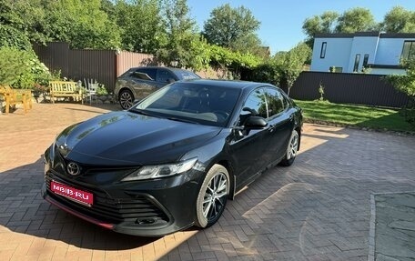 Toyota Camry, 2021 год, 3 180 000 рублей, 1 фотография