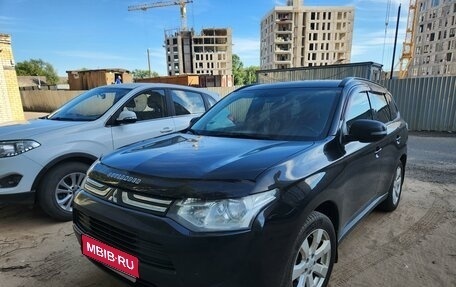 Mitsubishi Outlander III рестайлинг 3, 2013 год, 1 580 000 рублей, 1 фотография