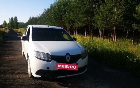 Renault Logan II, 2018 год, 700 000 рублей, 7 фотография