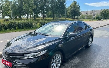 Toyota Camry, 2018 год, 2 750 000 рублей, 3 фотография