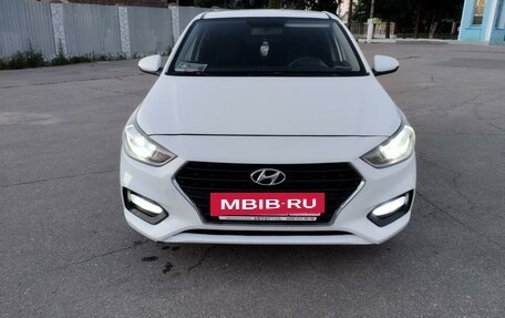 Hyundai Solaris II рестайлинг, 2017 год, 1 100 000 рублей, 2 фотография