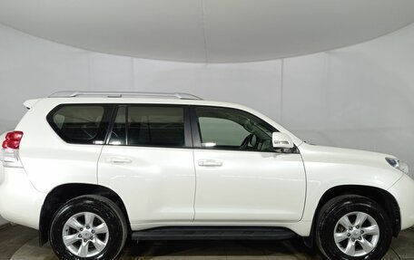 Toyota Land Cruiser Prado 150 рестайлинг 2, 2013 год, 3 290 000 рублей, 4 фотография