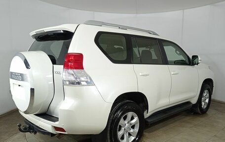 Toyota Land Cruiser Prado 150 рестайлинг 2, 2013 год, 3 290 000 рублей, 5 фотография