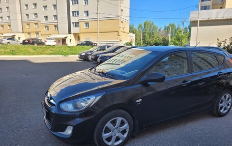 Hyundai Solaris II рестайлинг, 2011 год, 820 000 рублей, 1 фотография