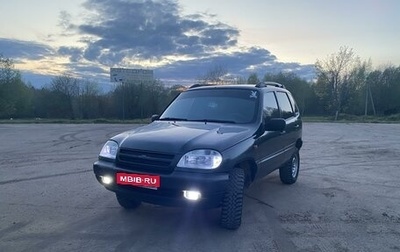 Chevrolet Niva I рестайлинг, 2004 год, 240 000 рублей, 1 фотография