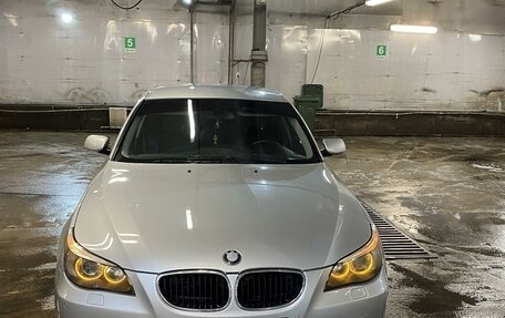 BMW 5 серия, 2004 год, 1 015 000 рублей, 2 фотография