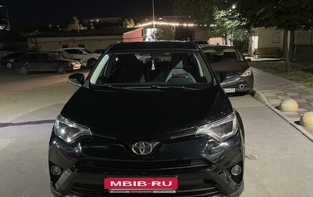 Toyota RAV4, 2017 год, 2 250 000 рублей, 2 фотография