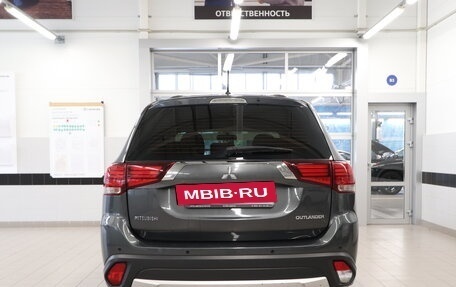 Mitsubishi Outlander III рестайлинг 3, 2015 год, 2 000 000 рублей, 4 фотография