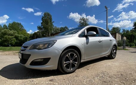 Opel Astra J, 2013 год, 800 000 рублей, 3 фотография