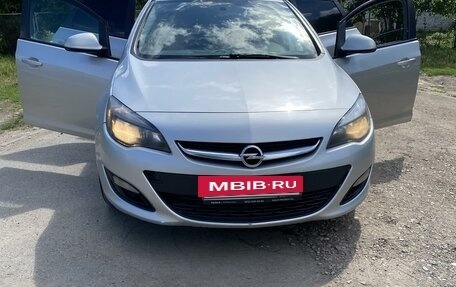 Opel Astra J, 2013 год, 800 000 рублей, 2 фотография