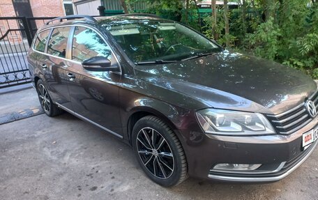 Volkswagen Passat B7, 2014 год, 1 380 000 рублей, 2 фотография