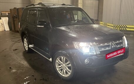 Mitsubishi Pajero IV, 2013 год, 2 050 000 рублей, 2 фотография