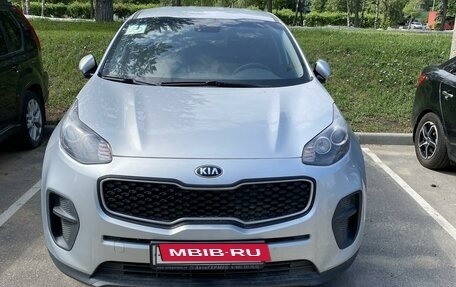 KIA Sportage IV рестайлинг, 2017 год, 2 200 000 рублей, 2 фотография