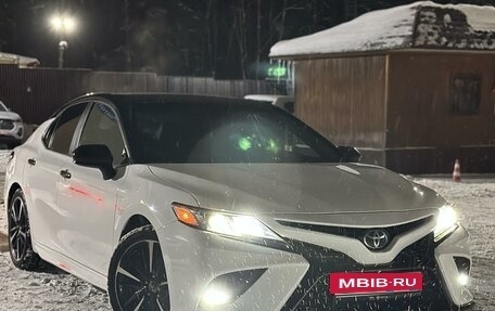 Toyota Camry, 2018 год, 2 399 999 рублей, 2 фотография