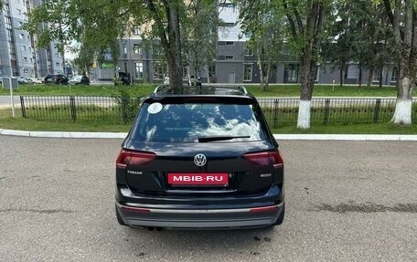 Volkswagen Tiguan II, 2018 год, 3 100 000 рублей, 4 фотография