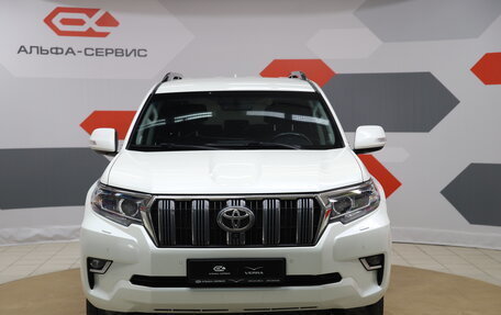 Toyota Land Cruiser Prado 150 рестайлинг 2, 2018 год, 4 590 000 рублей, 2 фотография