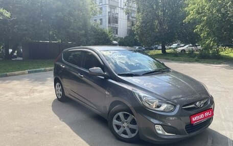 Hyundai Solaris II рестайлинг, 2014 год, 1 450 000 рублей, 2 фотография