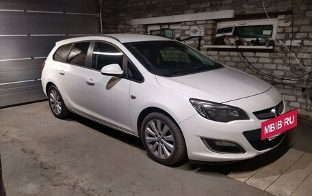 Opel Astra J, 2013 год, 1 050 000 рублей, 6 фотография