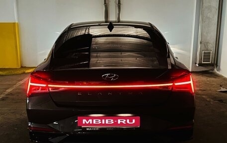 Hyundai Elantra, 2022 год, 2 450 000 рублей, 2 фотография