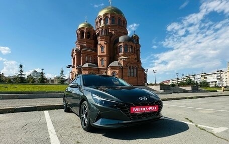 Hyundai Elantra, 2022 год, 2 450 000 рублей, 4 фотография