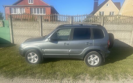 Chevrolet Niva I рестайлинг, 2015 год, 635 000 рублей, 3 фотография