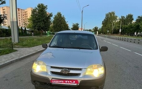 Chevrolet Niva I рестайлинг, 2009 год, 475 000 рублей, 3 фотография