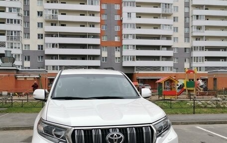 Toyota Land Cruiser Prado 150 рестайлинг 2, 2020 год, 6 100 000 рублей, 3 фотография