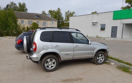 Chevrolet Niva I рестайлинг, 2011 год, 750 000 рублей, 3 фотография