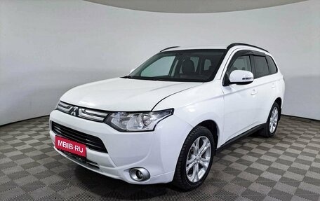 Mitsubishi Outlander III рестайлинг 3, 2013 год, 1 518 300 рублей, 1 фотография