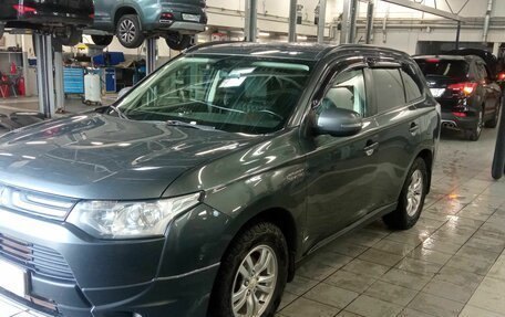 Mitsubishi Outlander III рестайлинг 3, 2014 год, 1 339 000 рублей, 1 фотография