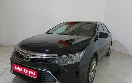 Toyota Camry, 2017 год, 2 350 000 рублей, 3 фотография