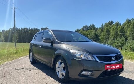 KIA cee'd I рестайлинг, 2010 год, 857 000 рублей, 3 фотография